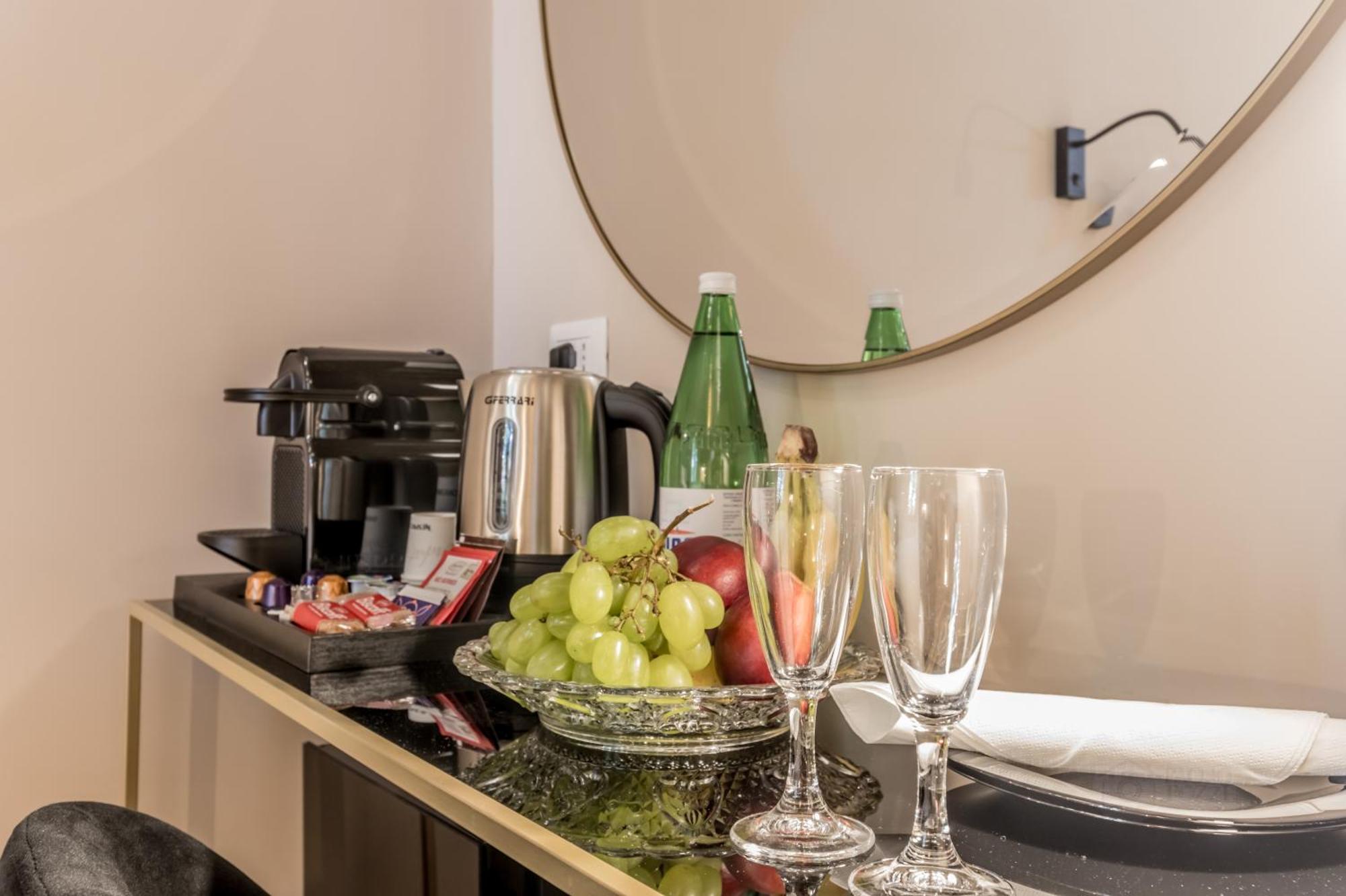 Queen Of Rome Luxury Rooms Εξωτερικό φωτογραφία